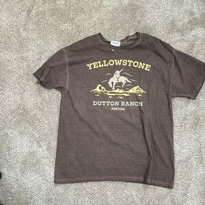 Yellowstone mens t shirt size L nwt